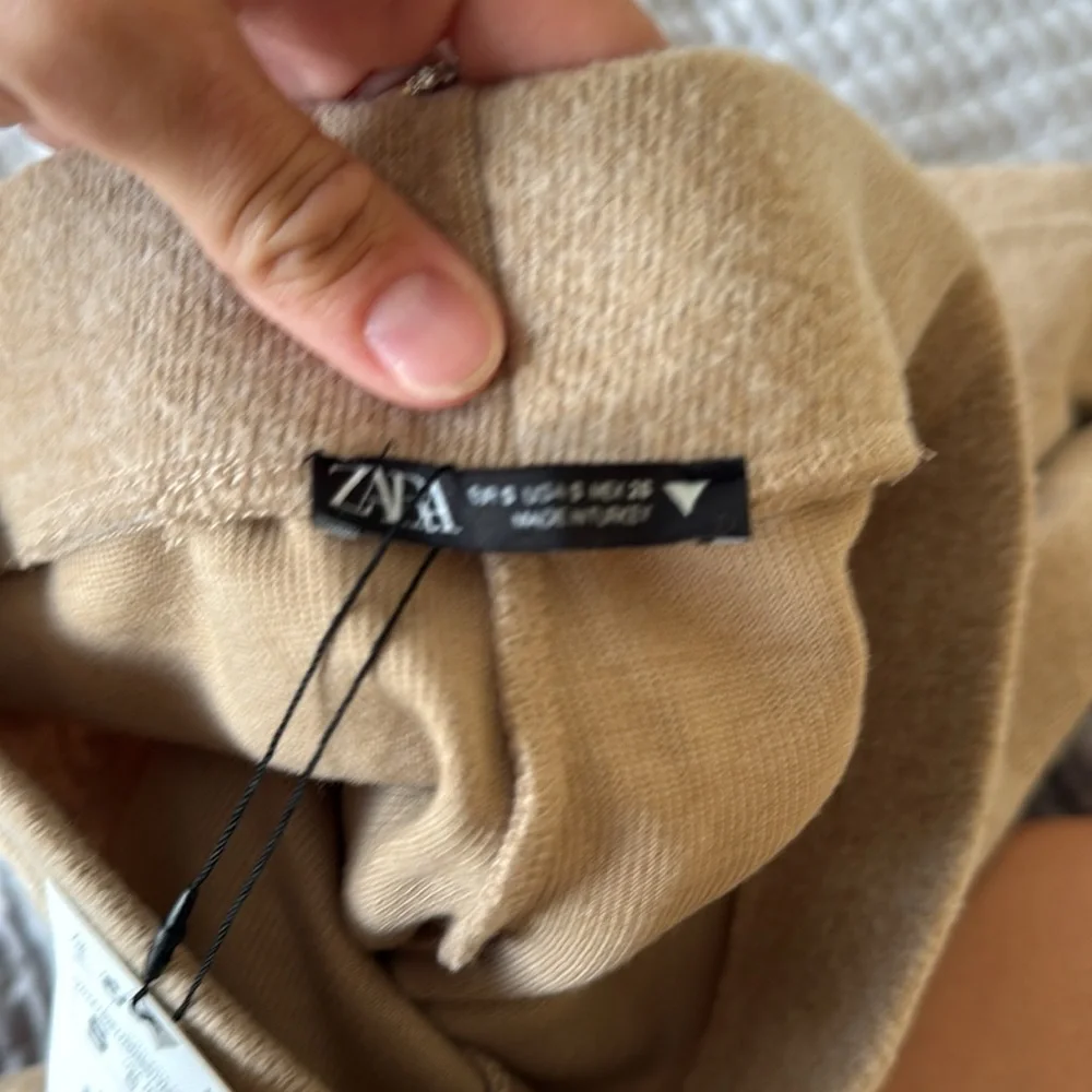 Zara Pants - Picture 2 of 8